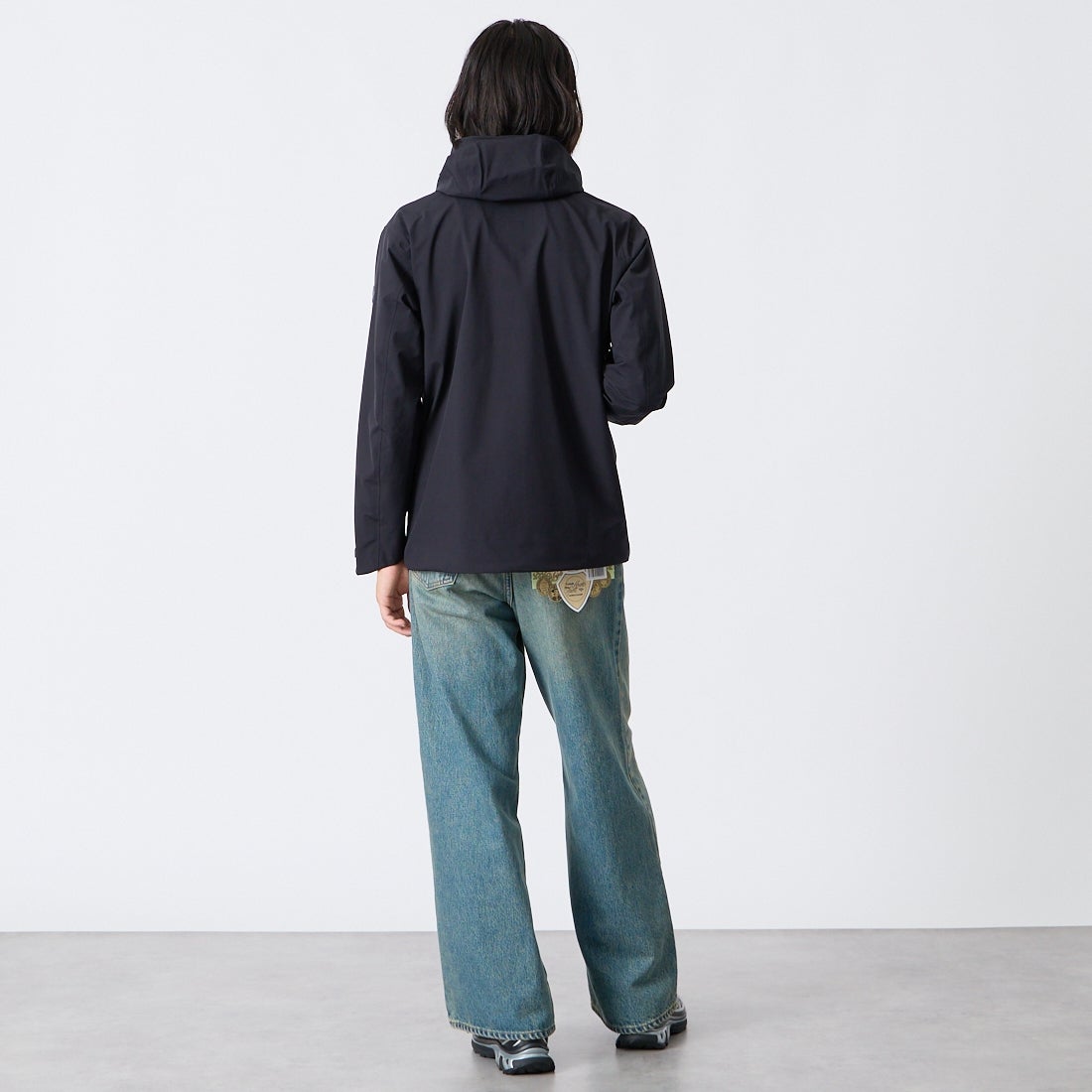 DESCENTE ALLTERRAIN [デサントオルテライン] クレアス ハードシェルジャケット [DU6FWBA1M] BK00 &&モデル身長：175cm 着用サイズ：S&&