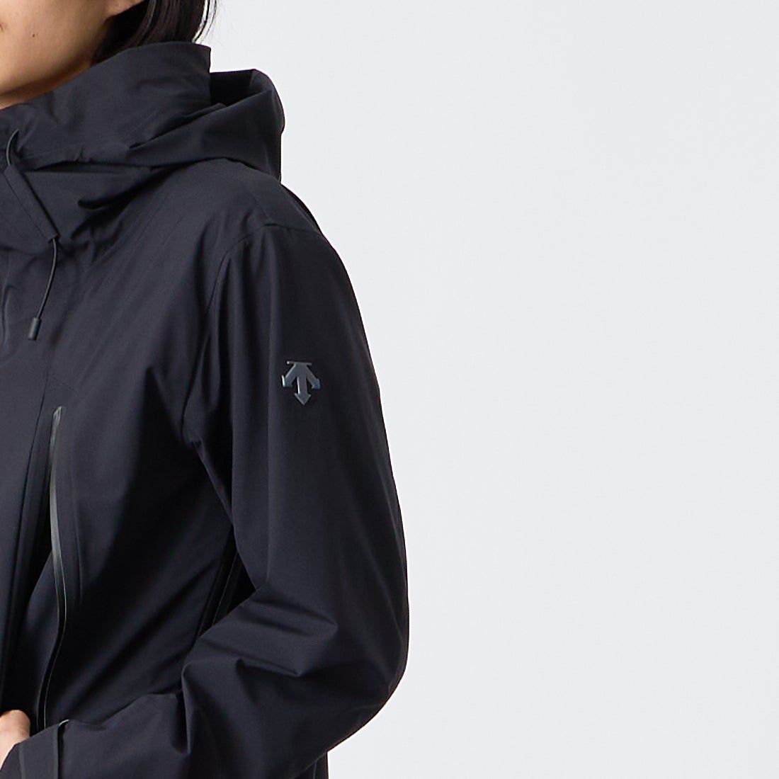 DESCENTE ALLTERRAIN [デサントオルテライン] クレアス ハードシェルジャケット [DU6FWBA1M] BK00 &&モデル身長：175cm 着用サイズ：S&&