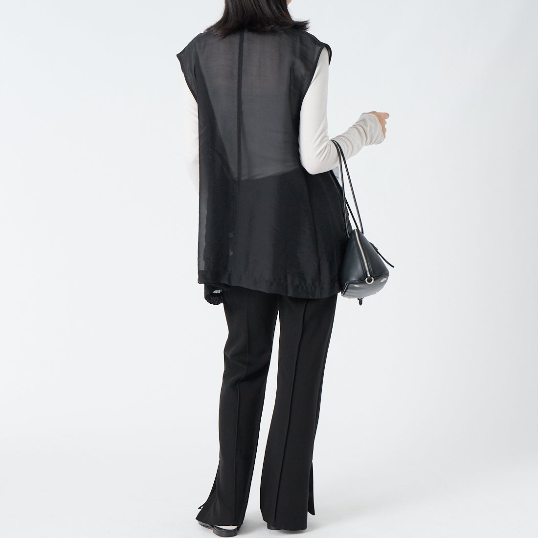 CHIGNON [シニヨン] チュールフリルシアーベスト [4564-037KK] BLACK &&モデル身長：162cm 着用サイズ：F&&