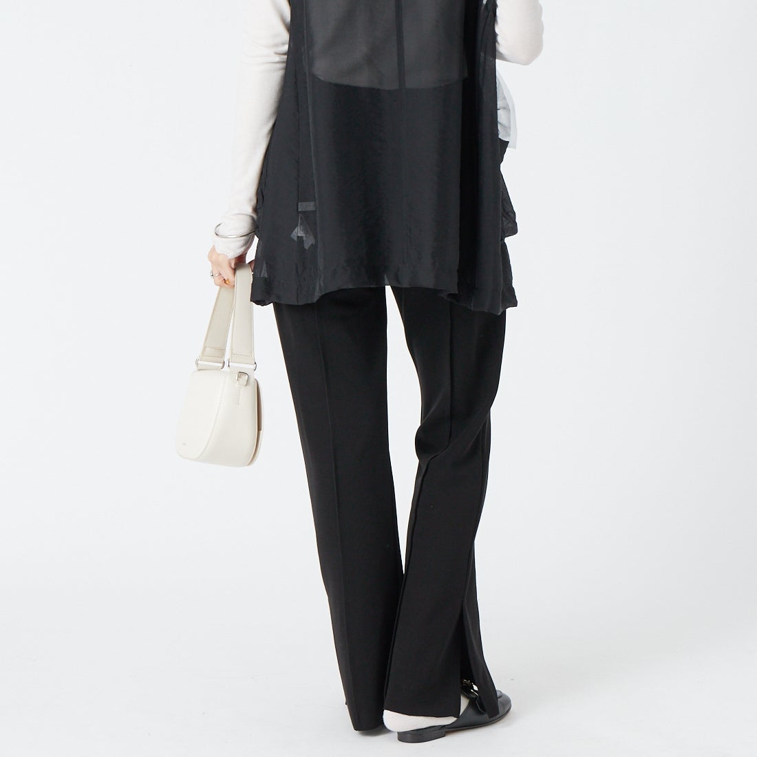 CHIGNON [シニヨン] ソフトリブフレアパンツ [3861-069-3GL] BLACK &&モデル身長：162cm 着用サイズ：38&&
