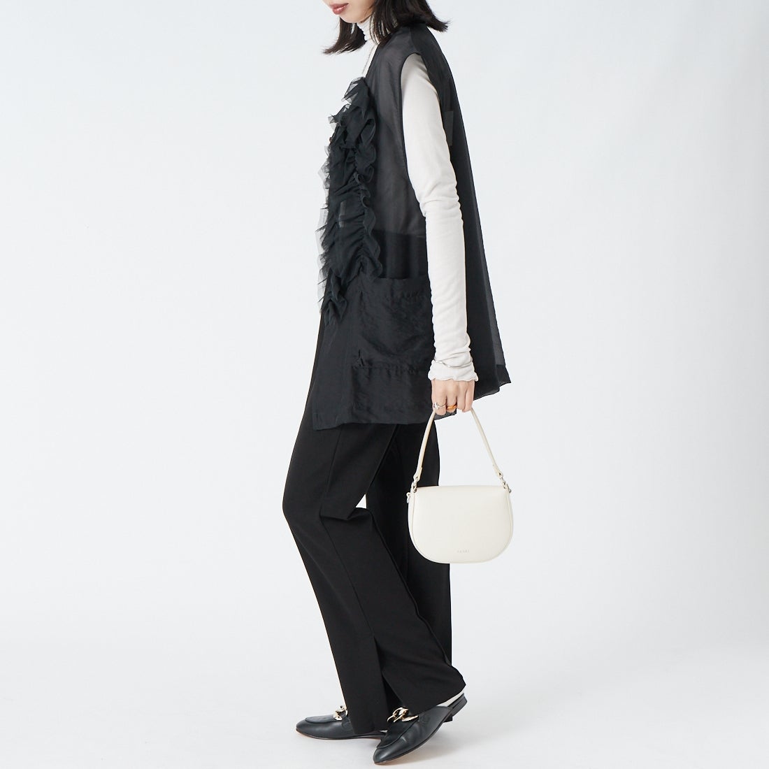 CHIGNON [シニヨン] ソフトリブフレアパンツ [3861-069-3GL] BLACK &&モデル身長：162cm 着用サイズ：38&&