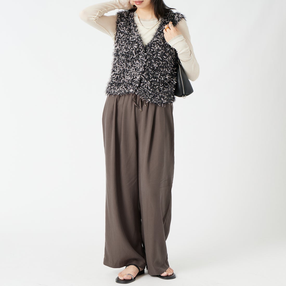 TORRAZZO DONNA [トラッゾドンナ] ファンシーヤーンニットビスチェ [6269-565] 13 GRY MIX &&モデル身長：162cm 着用サイズ：F&&