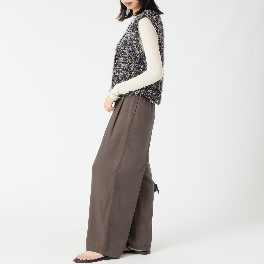 TORRAZZO DONNA [トラッゾドンナ] ファンシーヤーンニットビスチェ [6269-565] 13 GRY MIX &&モデル身長：162cm 着用サイズ：F&&