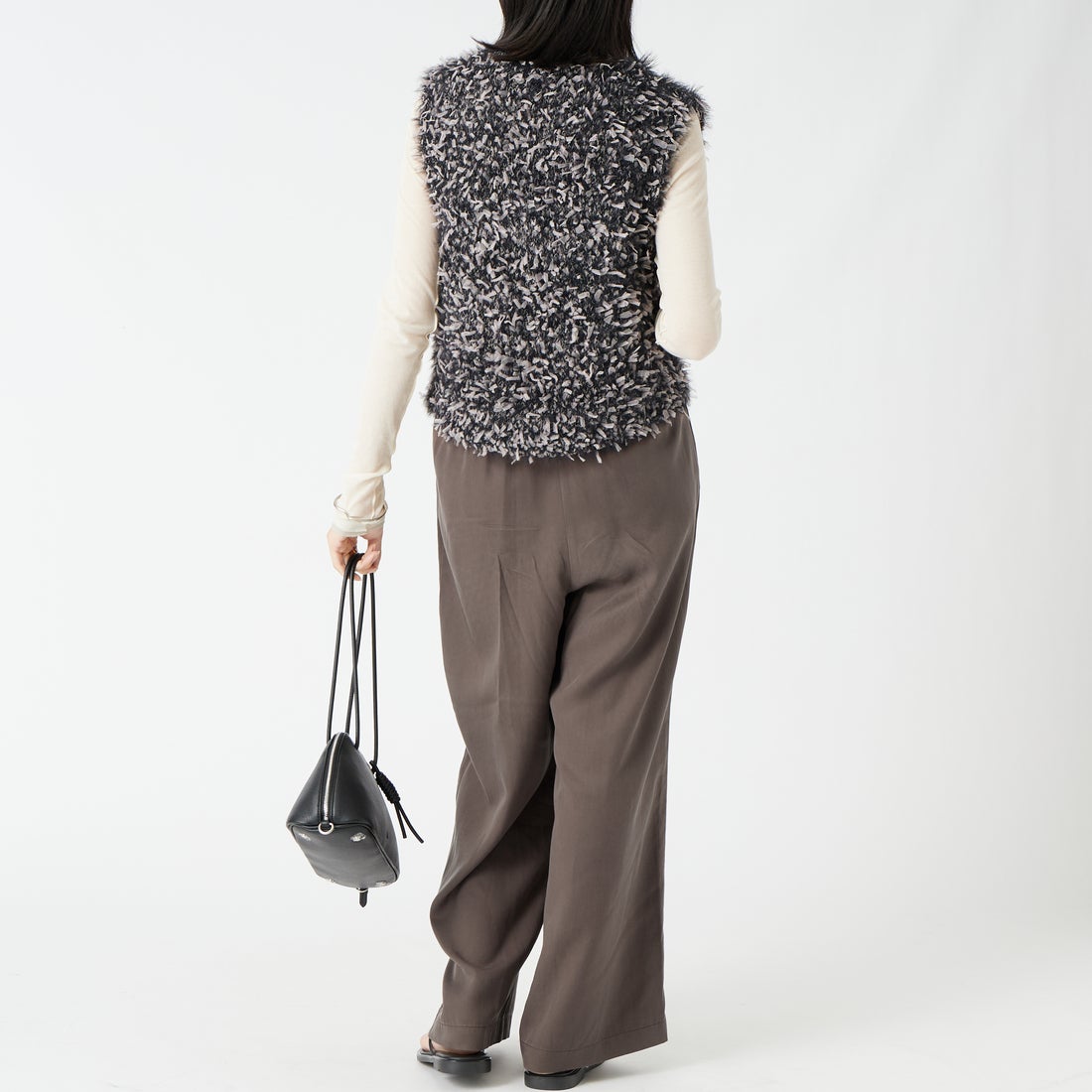 TORRAZZO DONNA [トラッゾドンナ] ファンシーヤーンニットビスチェ [6269-565] 13 GRY MIX &&モデル身長：162cm 着用サイズ：F&&