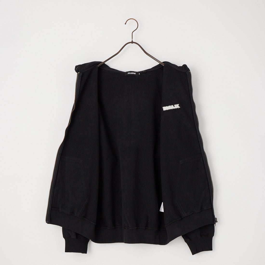 XLARGE [エクストララージ] オールド OG ジップ フーデッド スウェットシャツ [101263012004] BLACK