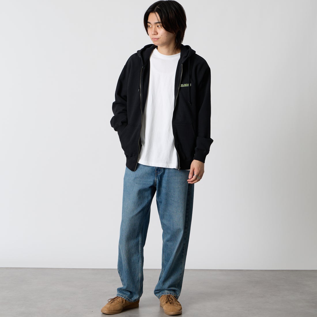 XLARGE [エクストララージ] オールド OG ジップ フーデッド スウェットシャツ [101263012004] BLACK &&モデル身長：177cm 着用サイズ：M&&