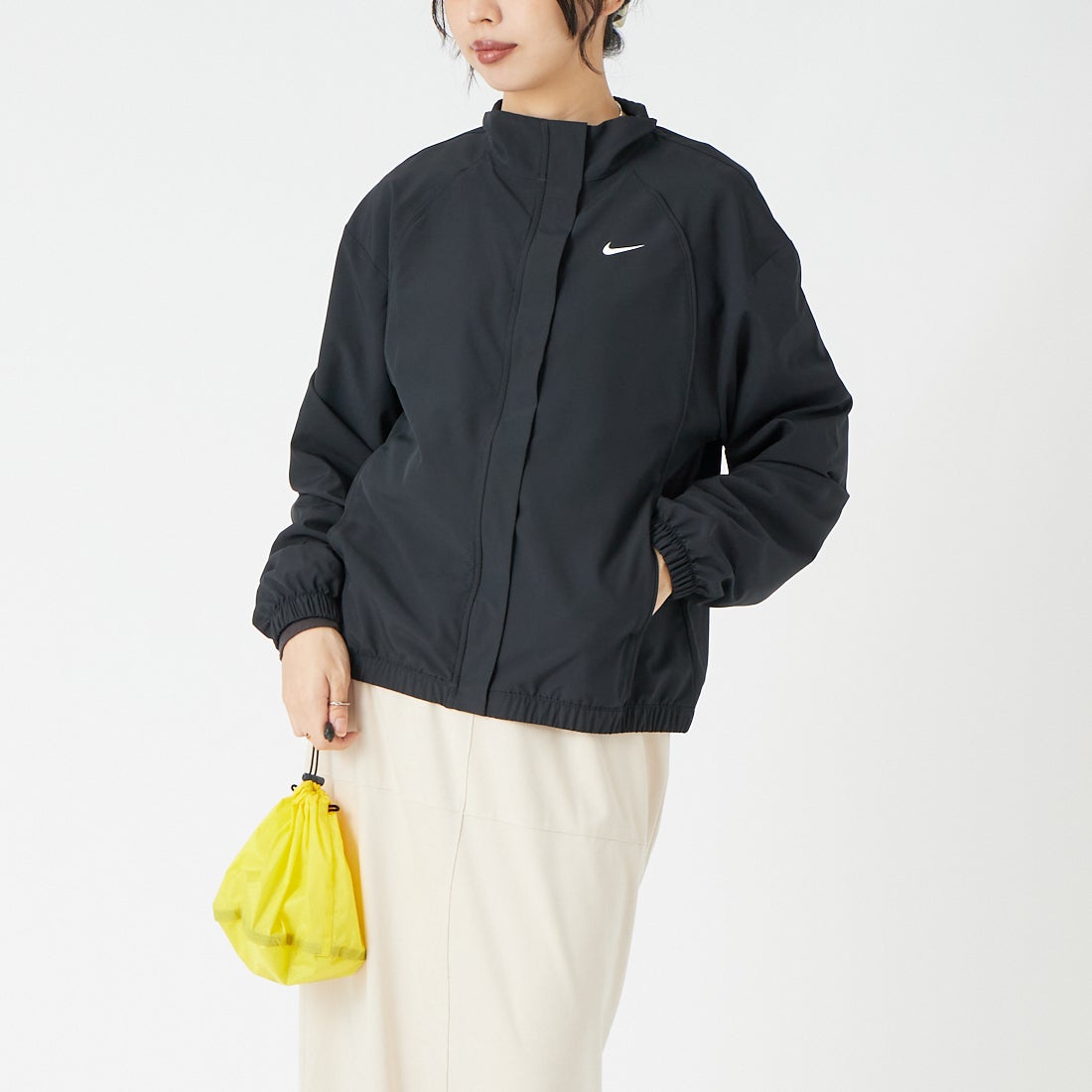 NIKE [ナイキ] ワン ウィメンズ ドライフィット ウーブン ジャケット [IB8984] 010ﾌﾞﾗｯｸ &&モデル身長：162cm 着用サイズ：M&&