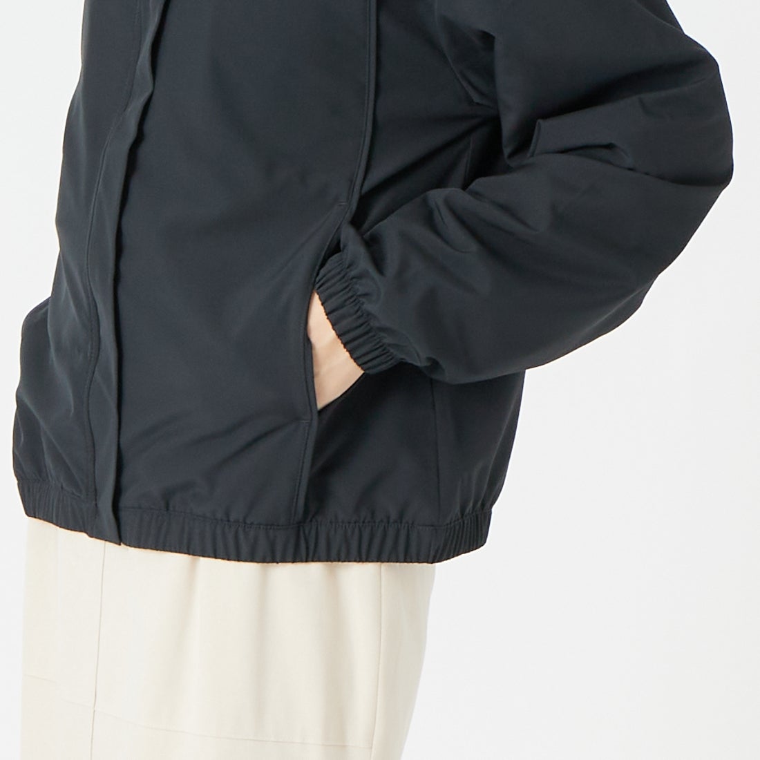 NIKE [ナイキ] ワン ウィメンズ ドライフィット ウーブン ジャケット [IB8984] 010ﾌﾞﾗｯｸ &&モデル身長：162cm 着用サイズ：M&&