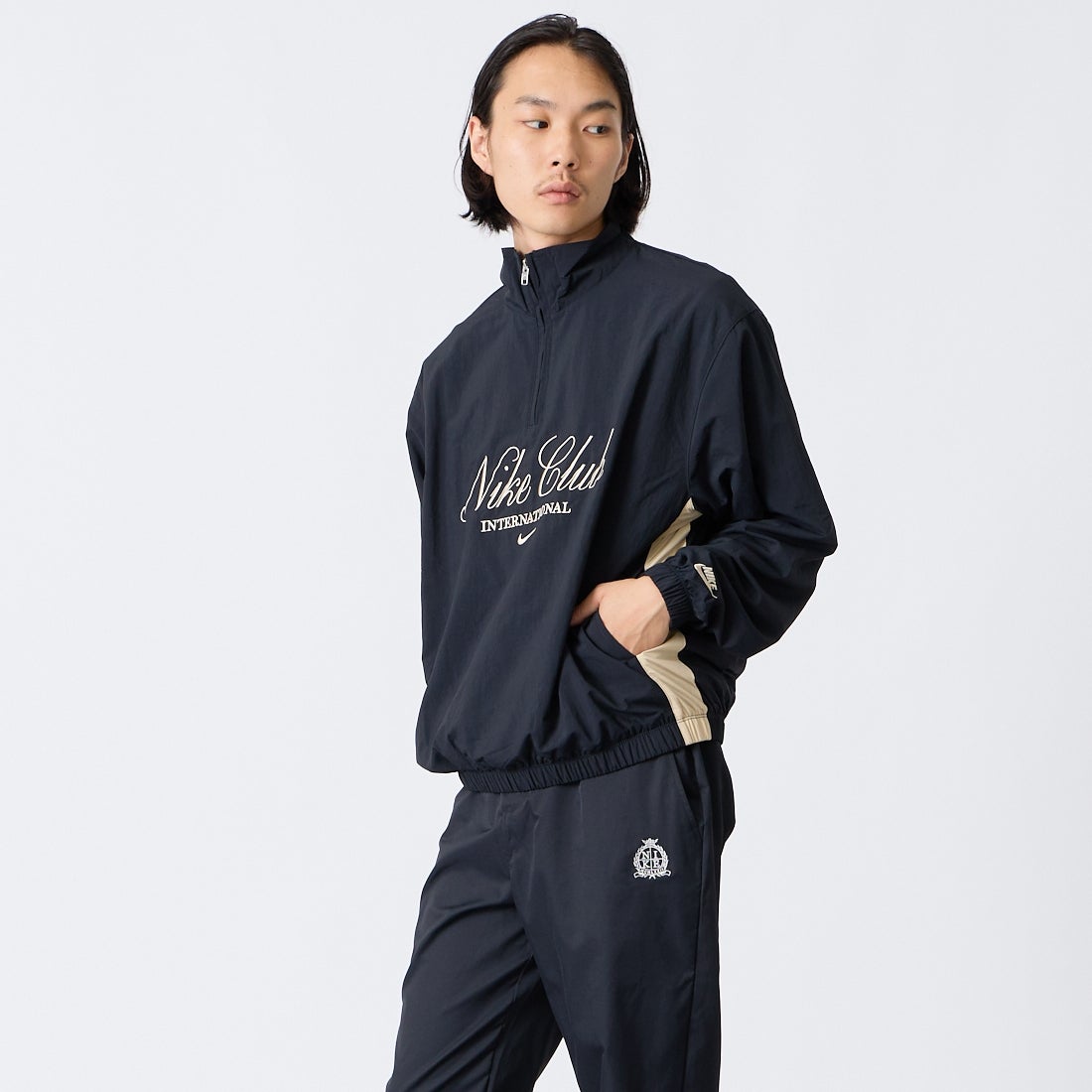 NIKE [ナイキ] クラブ メンズ ハーフジップ ジャケット [IO4161] 010 BLACK &&モデル身長：175cm 着用サイズ：M&&