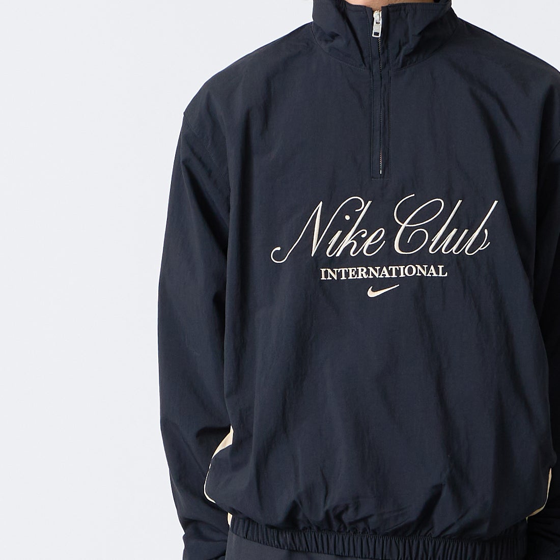 NIKE [ナイキ] クラブ メンズ ハーフジップ ジャケット [IO4161] 010 BLACK &&モデル身長：175cm 着用サイズ：M&&