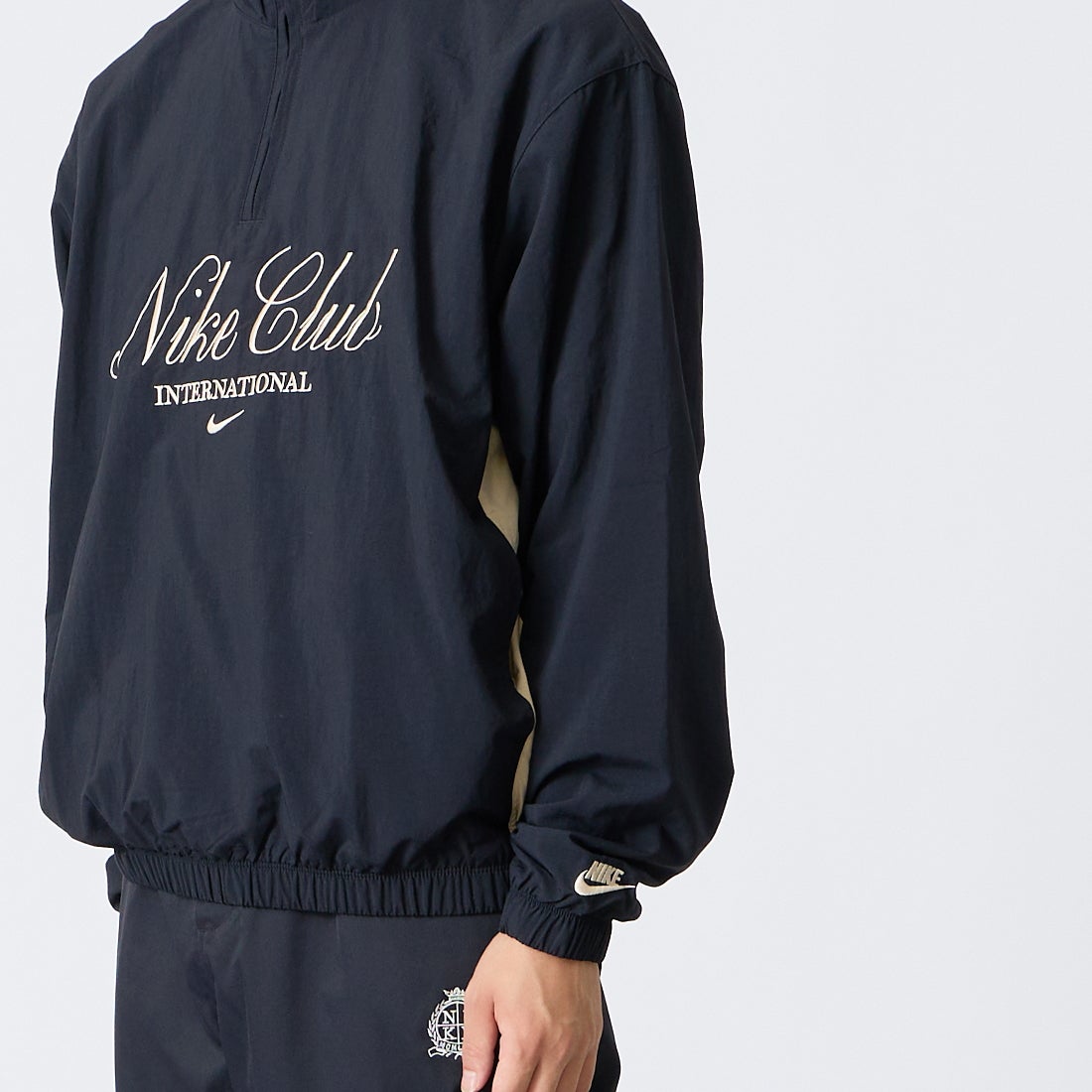 NIKE [ナイキ] クラブ メンズ ハーフジップ ジャケット [IO4161] 010 BLACK &&モデル身長：175cm 着用サイズ：M&&