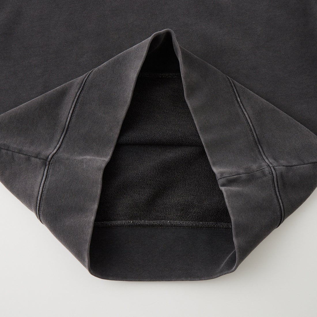 MAISON KITSUNE [メゾン キツネ] フォックスヘッド フェード コンフォート スウェットシャツ [PM00304KMBIT4] 0519 BLACK