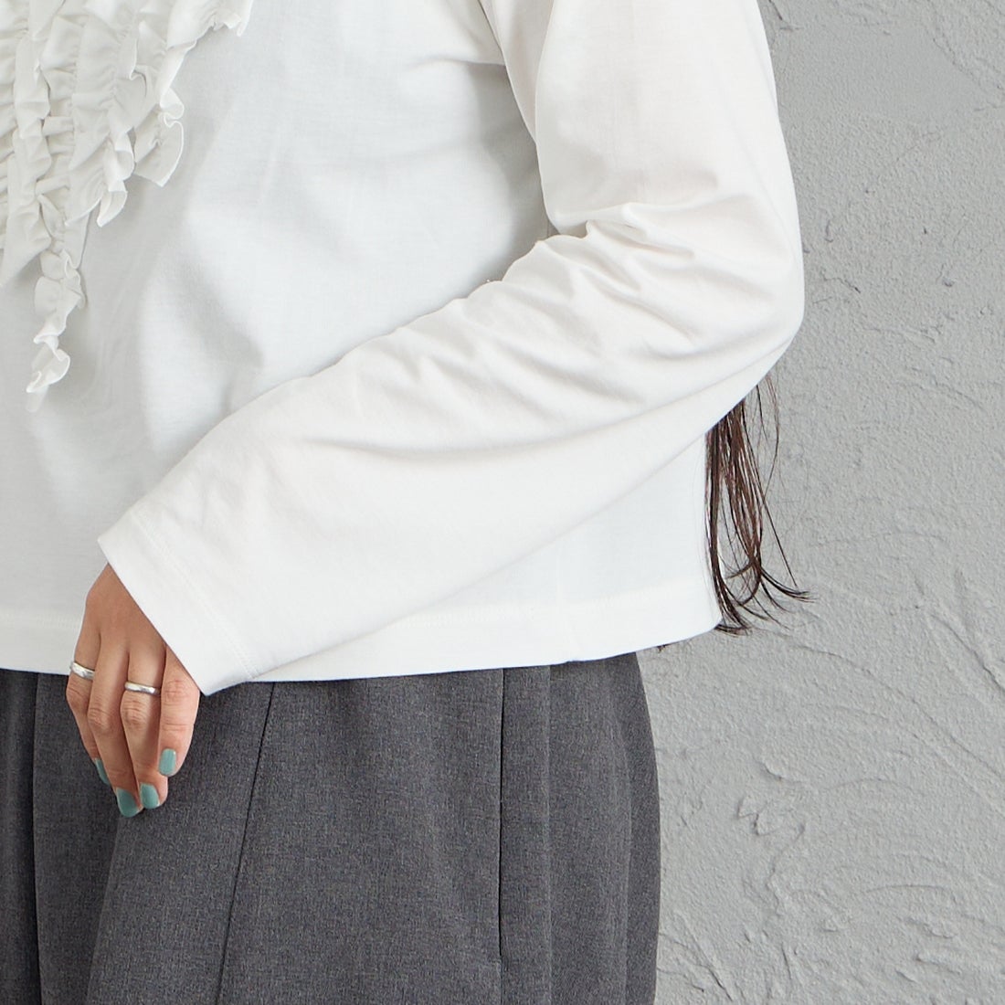 mizuiro ind [ミズイロインド] フリル プルオーバーTシャツ [3-210074] 11 OFF WHI &&モデル身長：156cm 着用サイズ：F&&