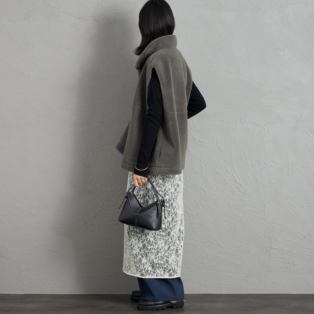 MICA&DEAL [マイカアンドディール] ダブルジップ ボアベスト [0126306061] GRAY &&モデル身長：162cm 着用サイズ：F&&