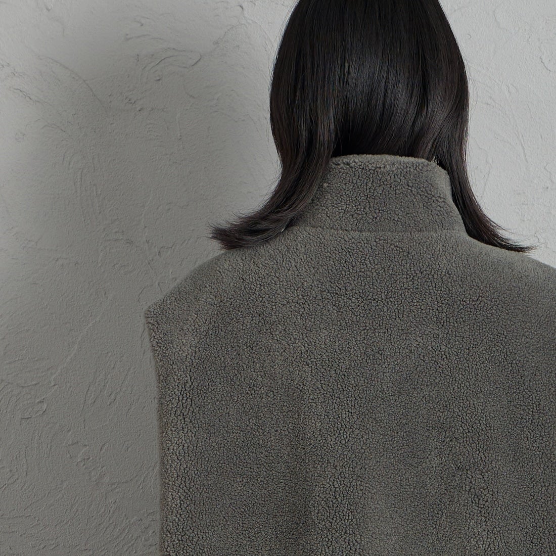 MICA&DEAL [マイカアンドディール] ダブルジップ ボアベスト [0126306061] GRAY &&モデル身長：162cm 着用サイズ：F&&
