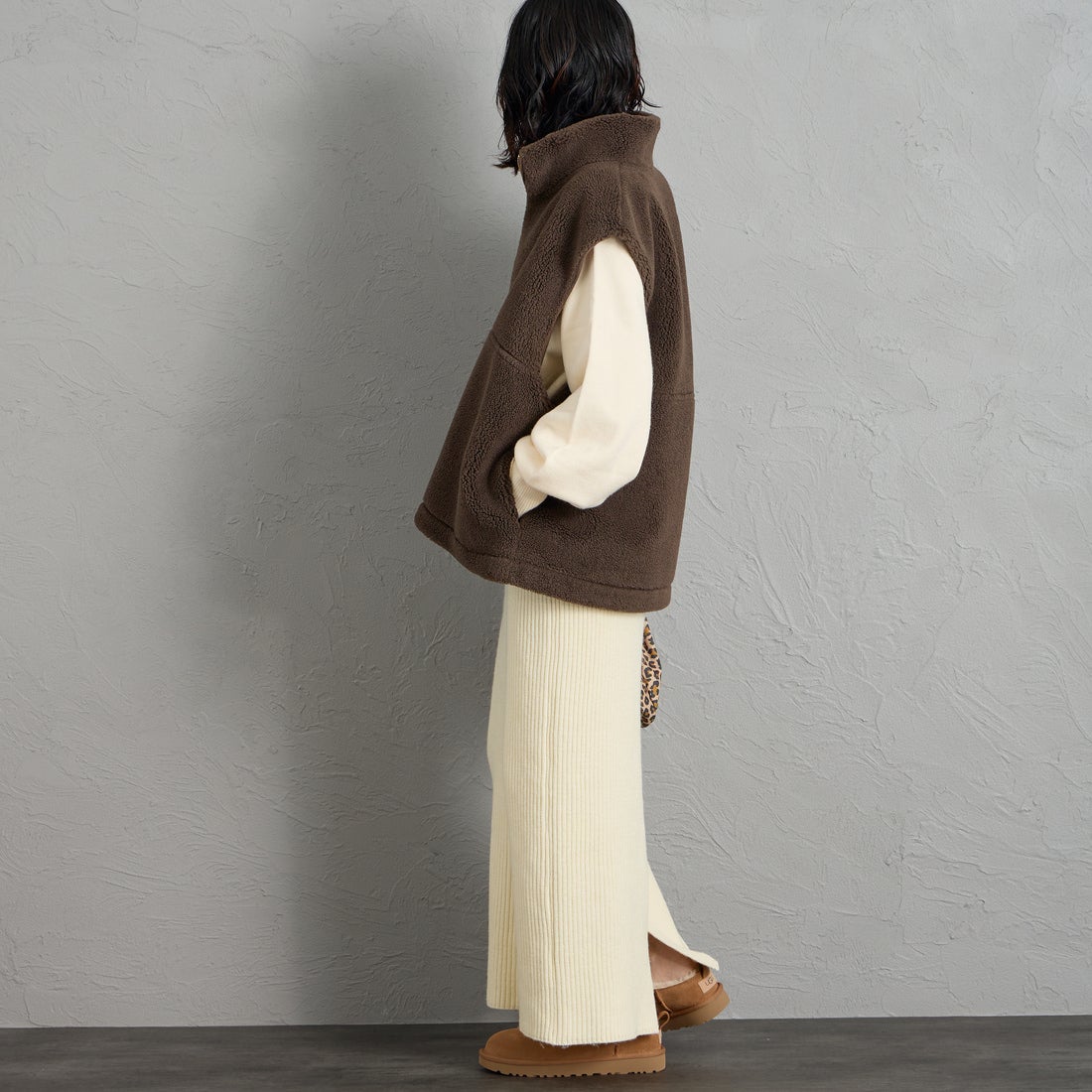 MICA&DEAL [マイカアンドディール] ダブルジップ ボアベスト [0126306061] BROWN &&モデル身長：160cm 着用サイズ：F&&