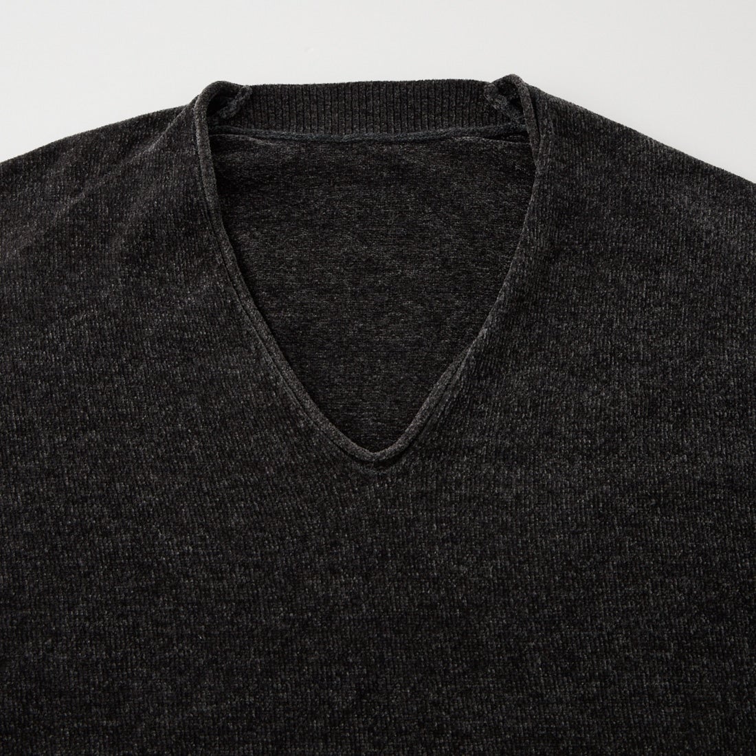 MICA&DEAL [マイカアンドディール] モールヤーン Vネックニット [0126308077] CHARCOAL