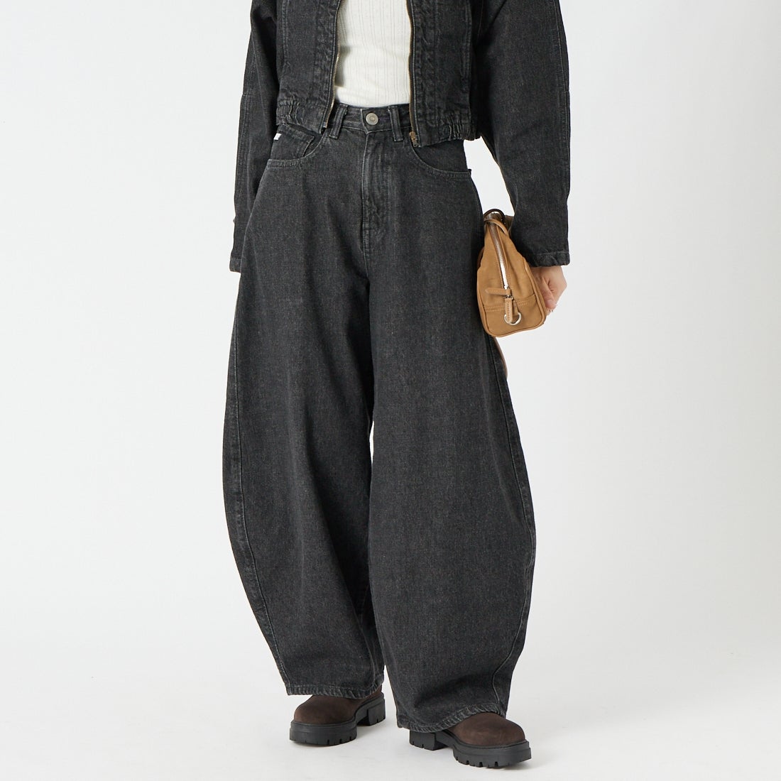 83 BLACK&&モデル身長：162cm 着用サイズ：XS&&