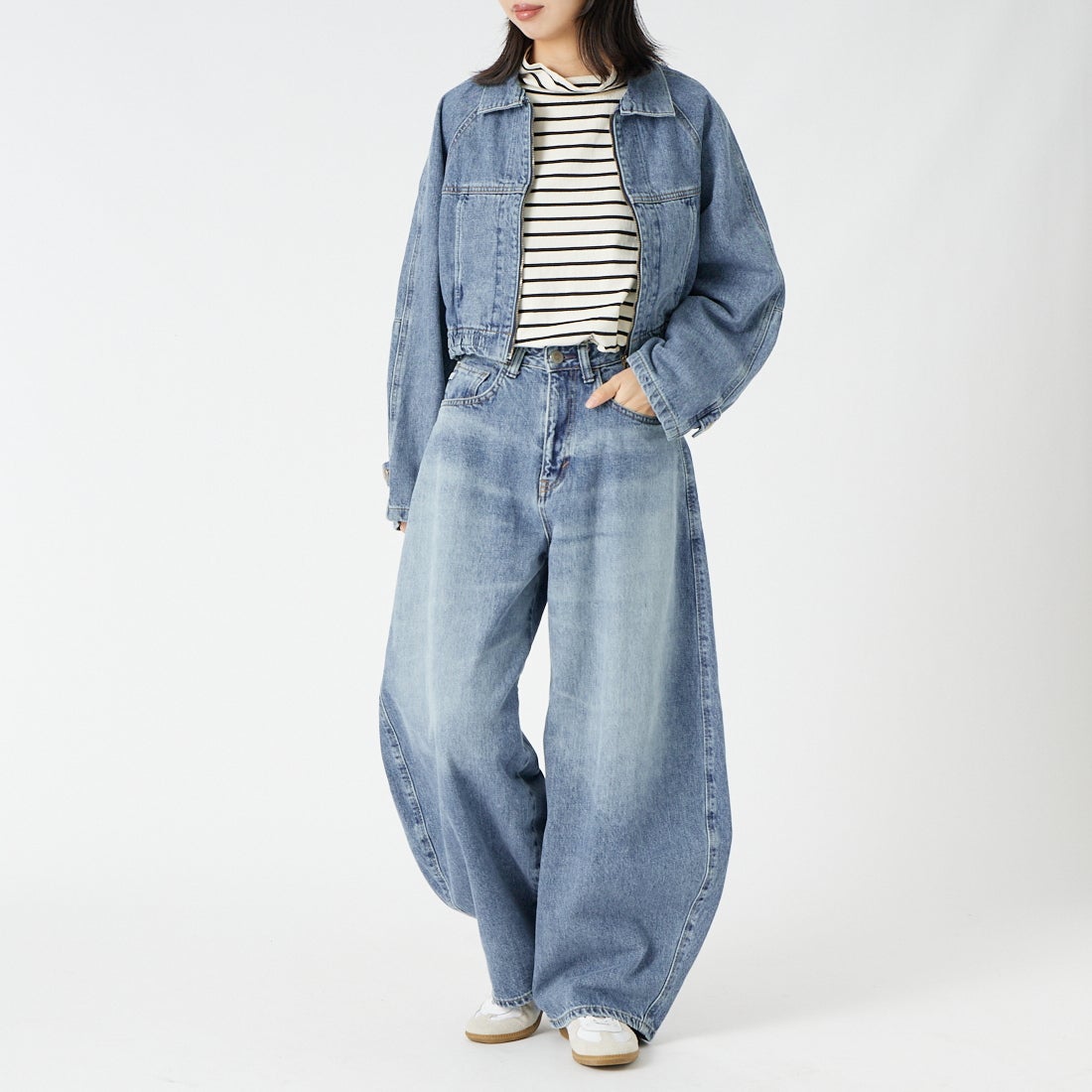 SOMETHING [サムシング] バギーバルーンデニムパンツ [SA1125] 66 L.BLUE &&モデル身長：162cm 着用サイズ：XS&&