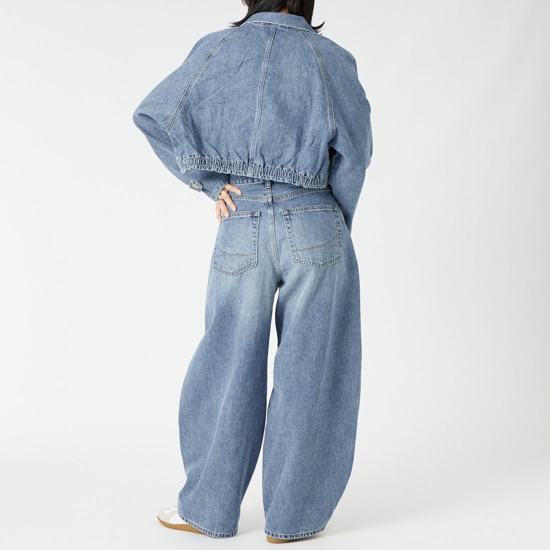 SOMETHING [サムシング] バギーバルーンデニムパンツ [SA1125] 66 L.BLUE &&モデル身長：162cm 着用サイズ：XS&&