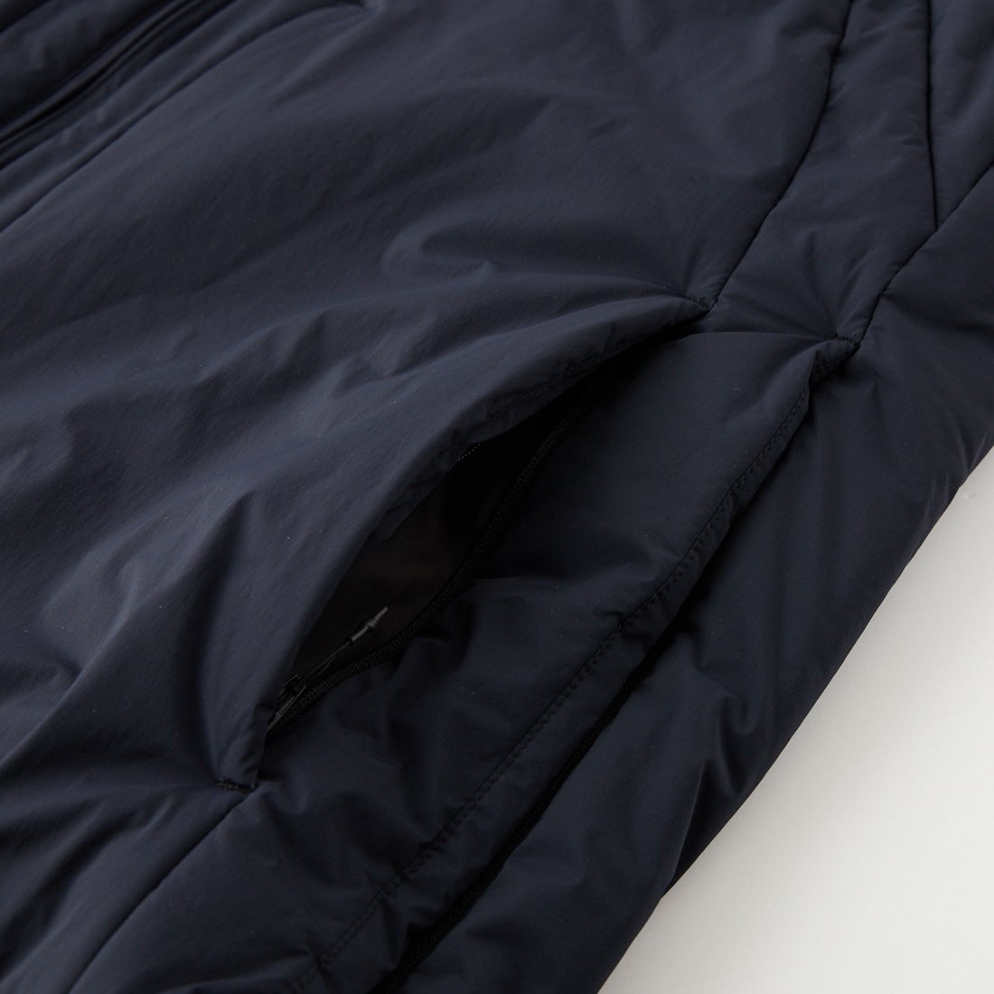 White Mountaineering [ホワイトマウンテニアリング] パデッドベスト [WM2673216] BLACK