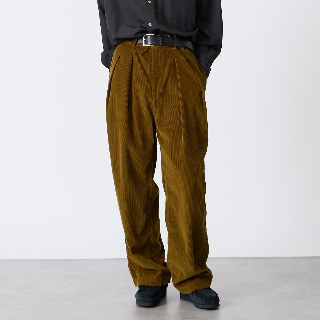 BROWN&&モデル身長：175cm 着用サイズ：2&&