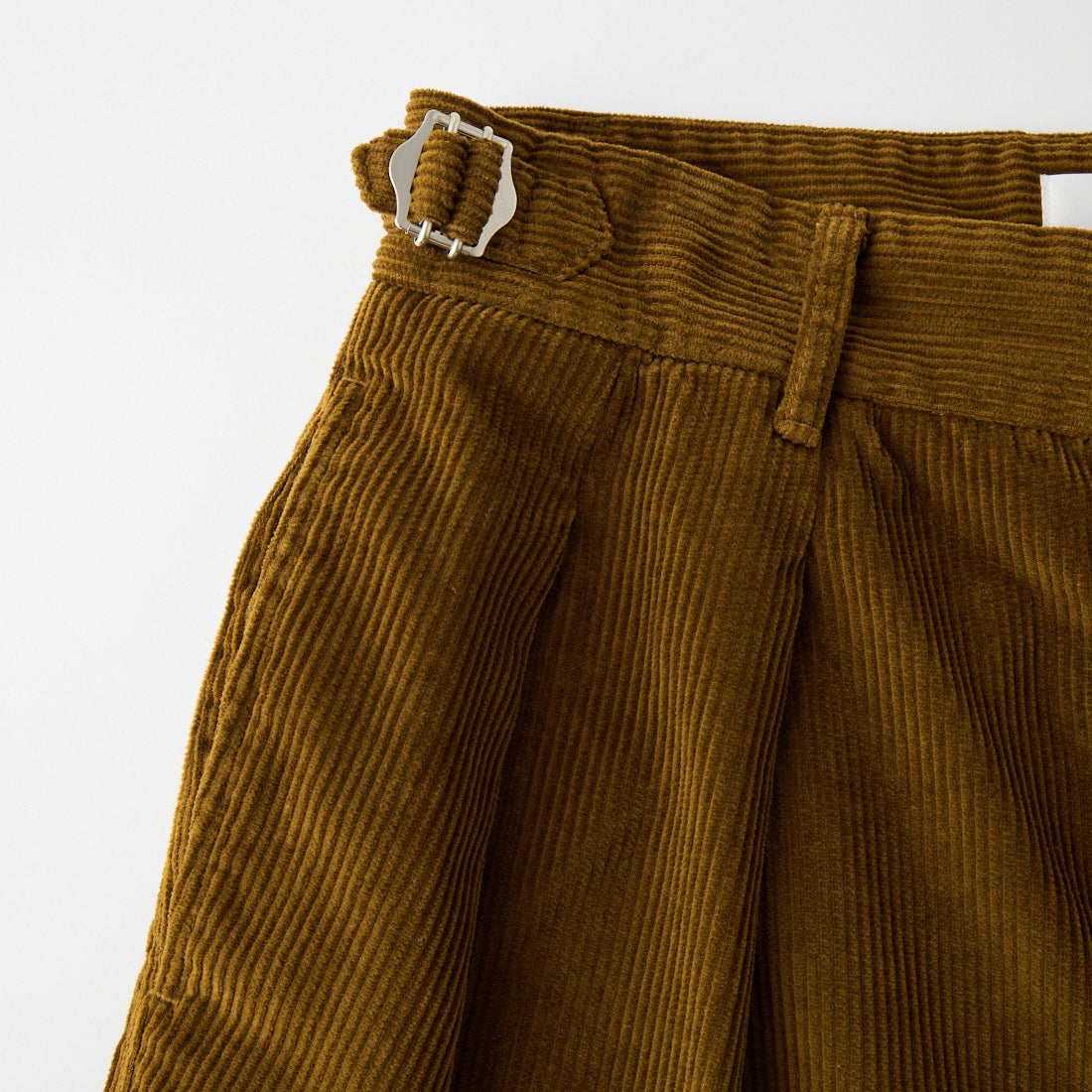iori [イオリ] 別注 コーデュロイ2タックトラウザーズ [IORI90-JF] BROWN