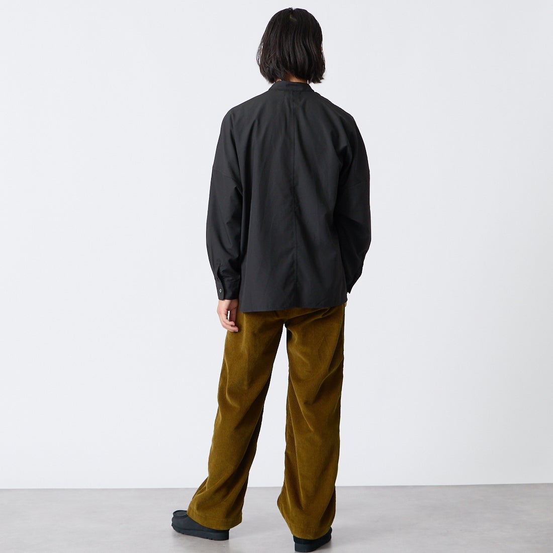 iori [イオリ] 別注 コーデュロイ2タックトラウザーズ [IORI90-JF] BROWN &&モデル身長：175cm 着用サイズ：2&&
