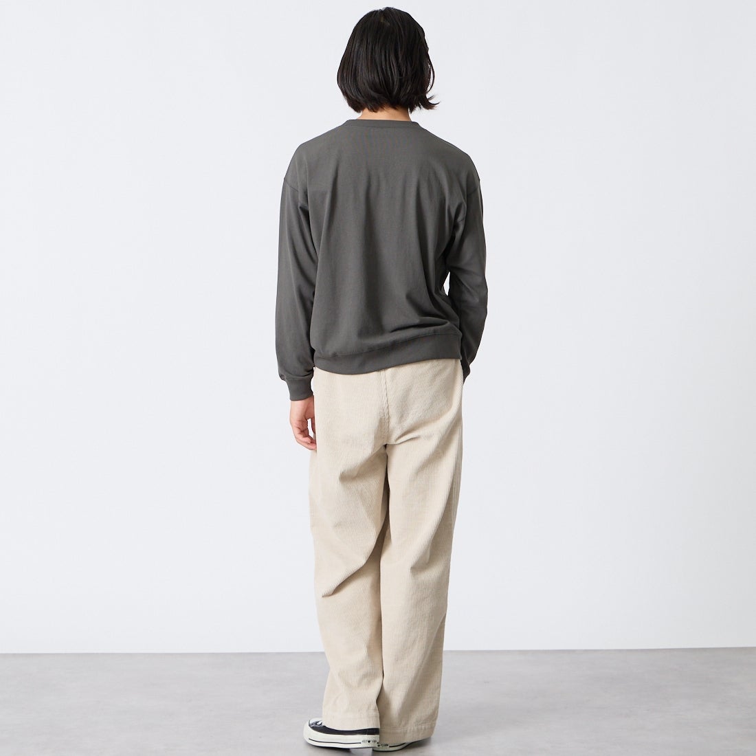 iori [イオリ] 別注 コーデュロイ2タックトラウザーズ [IORI90-JF] BEIGE &&モデル身長：175cm 着用サイズ：2&&