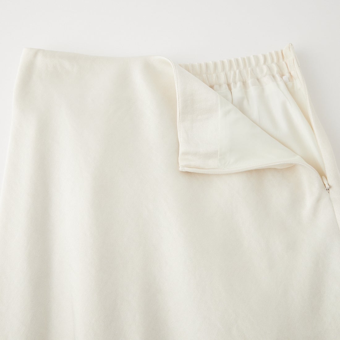 MICA&DEAL [マイカアンドディール] ミドルフレア バイアススカート [0126302085] OFF WHITE