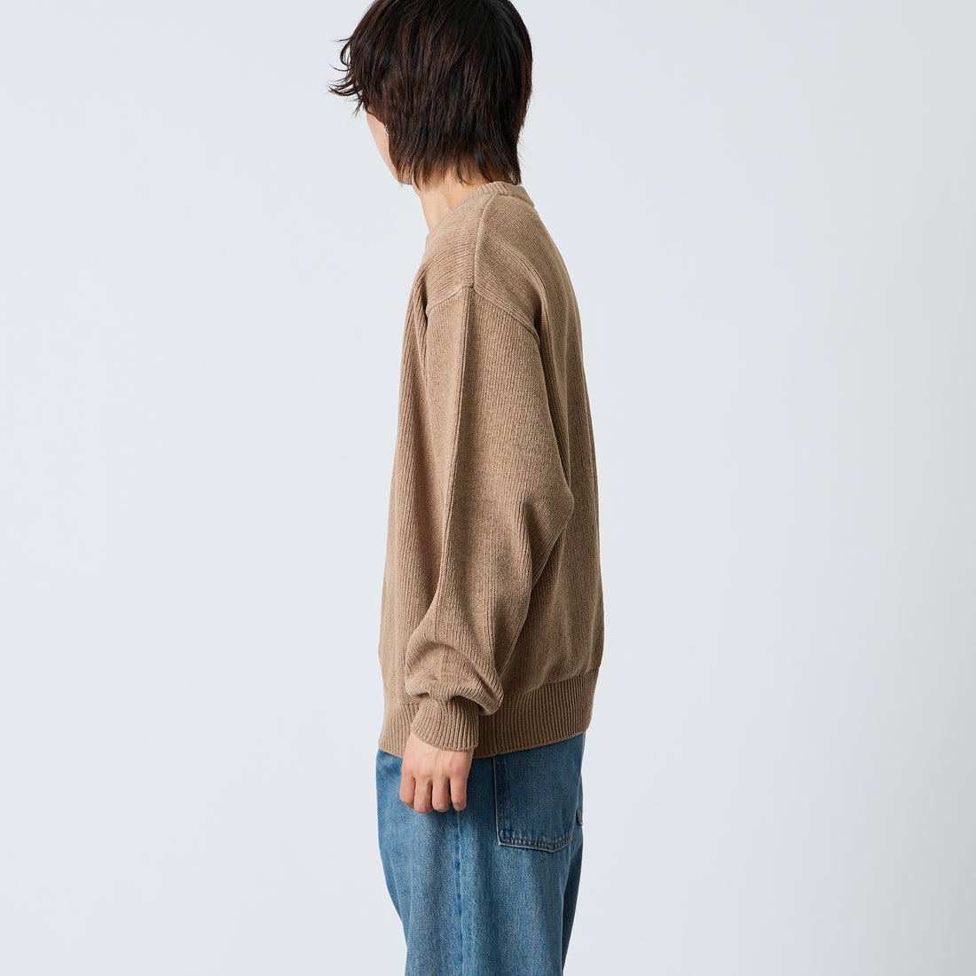 UMBRO [アンブロ] 別注 ワンポイントロゴ刺繍 モールニットプルオーバー [UMIN26-PO01-JF] BEIGE &&モデル身長：177cm 着用サイズ：L&&