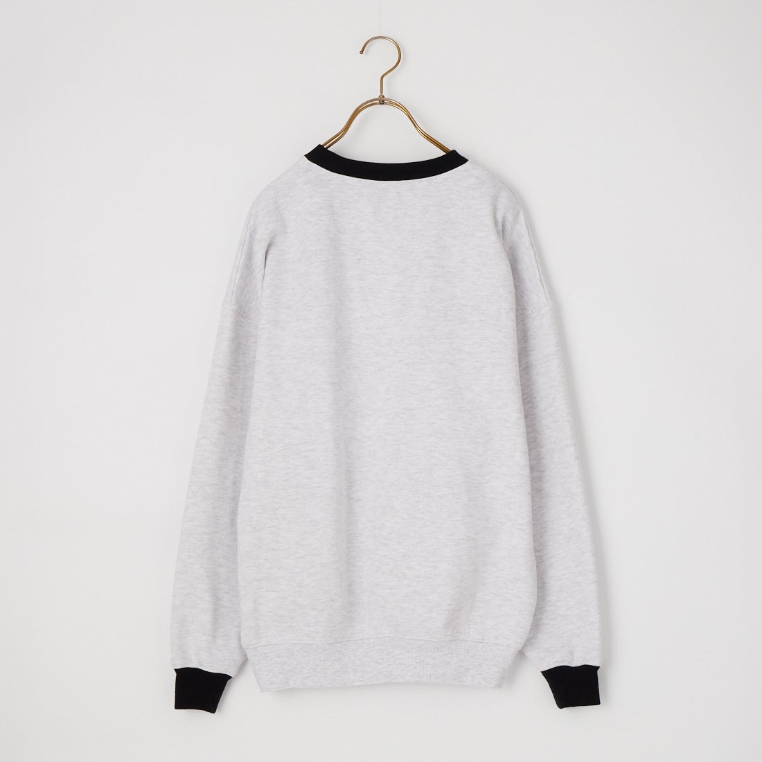 UMBRO [アンブロ] 別注 ワンポイントロゴ刺繍 クルーネックスウェット [201NK26AW-PO24-JF]  OATMEAL/BK