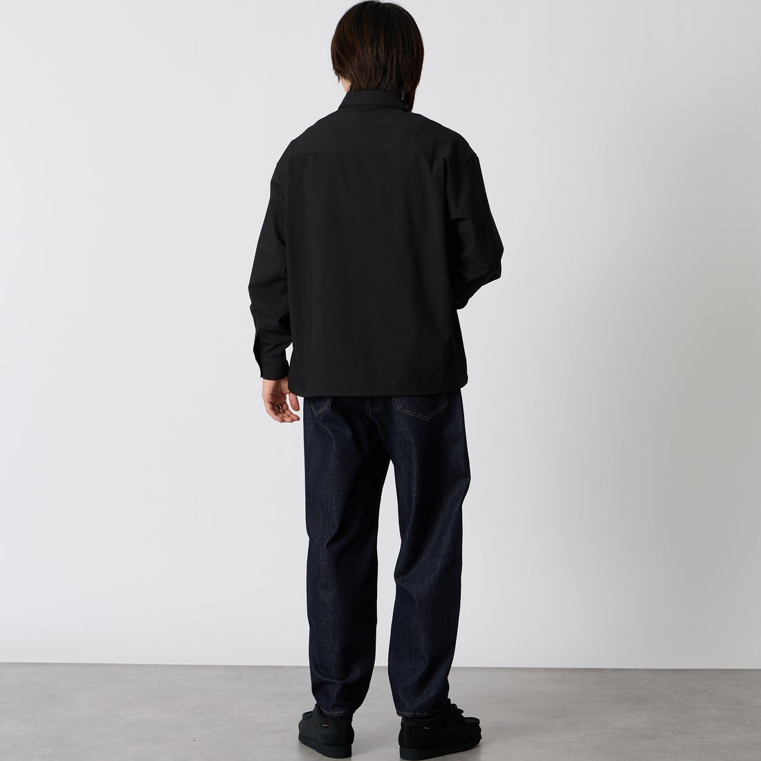 SLICK [スリック] T/R ストレッチギャバジン ドローストリングシャツ [5120310] 700 BLACK &&モデル身長：177cm 着用サイズ：1&&