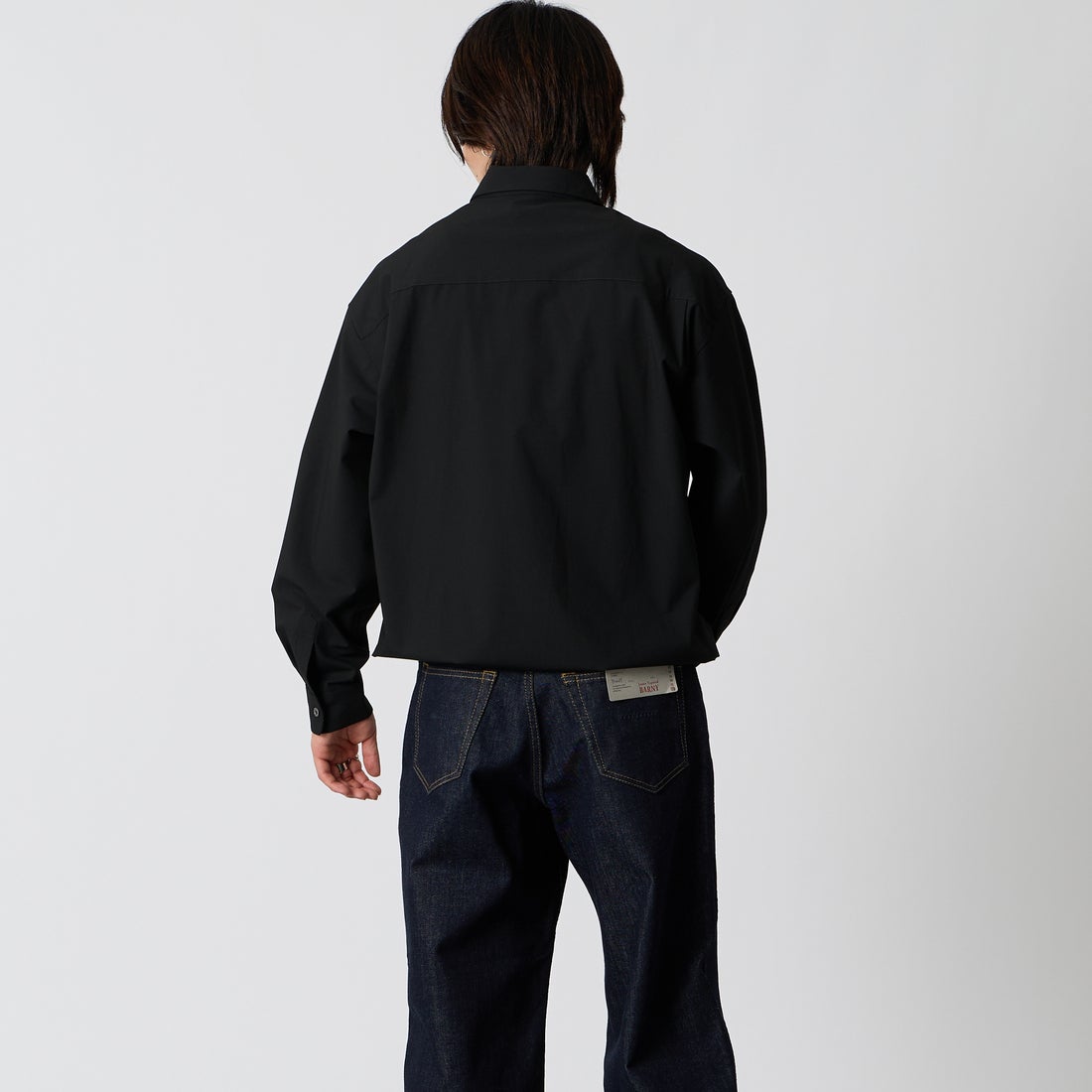 SLICK [スリック] T/R ストレッチギャバジン ドローストリングシャツ [5120310] 700 BLACK &&モデル身長：177cm 着用サイズ：1&&
