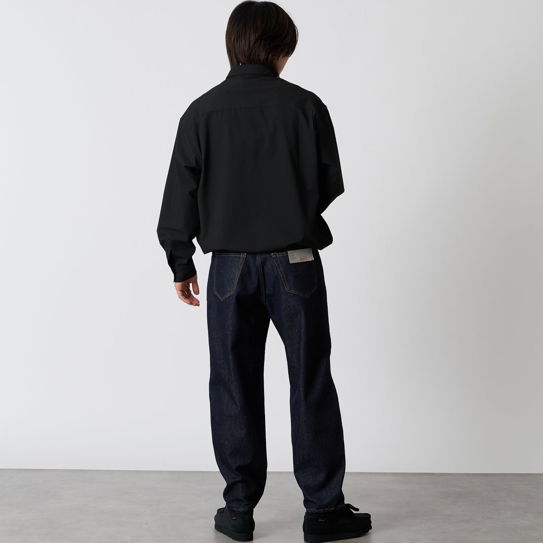 SLICK [スリック] T/R ストレッチギャバジン ドローストリングシャツ [5120310] 700 BLACK &&モデル身長：177cm 着用サイズ：1&&