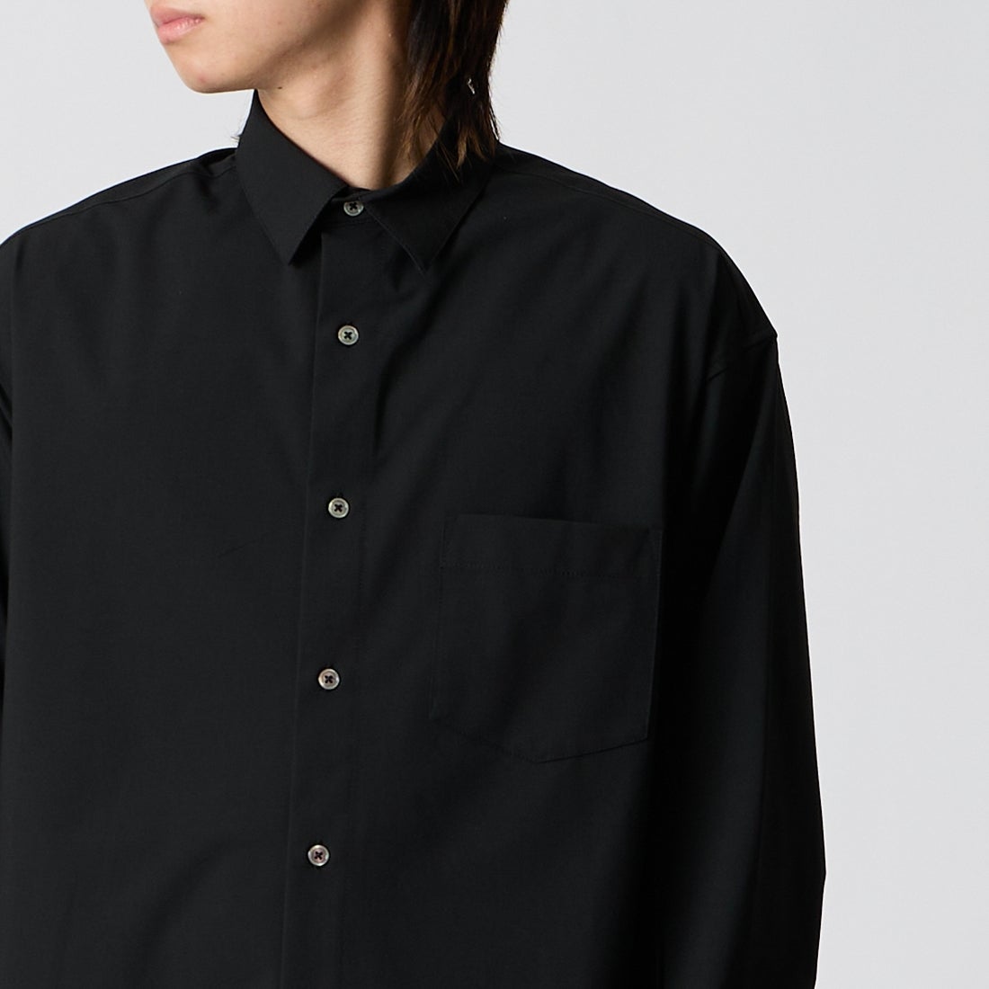 SLICK [スリック] T/R ストレッチギャバジン ドローストリングシャツ [5120310] 700 BLACK &&モデル身長：177cm 着用サイズ：1&&