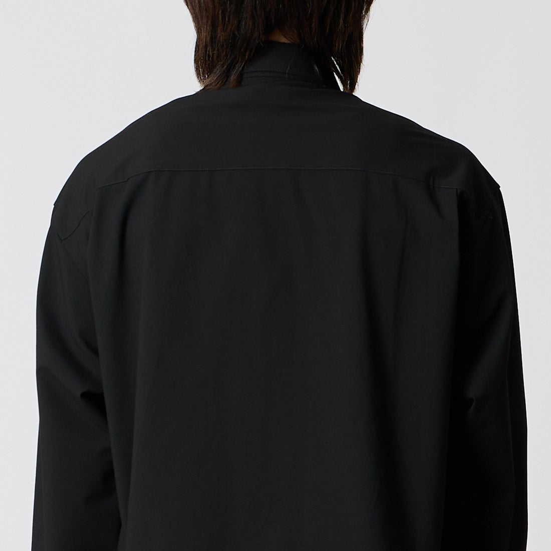 SLICK [スリック] T/R ストレッチギャバジン ドローストリングシャツ [5120310] 700 BLACK &&モデル身長：177cm 着用サイズ：1&&
