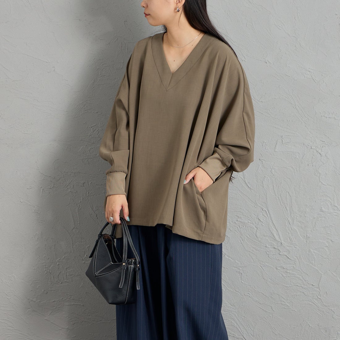 24 KHAKI&&モデル身長：156cm 着用サイズ：F&&
