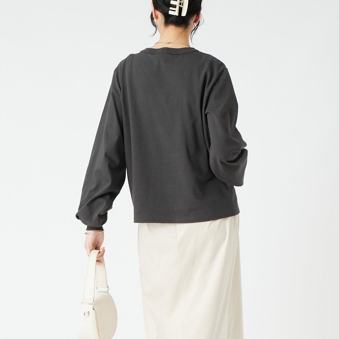 mizuiro ind [ミズイロインド] パフスリーブロングTシャツ [3-210078] 93 D.GRAY &&モデル身長：162cm 着用サイズ：F&&