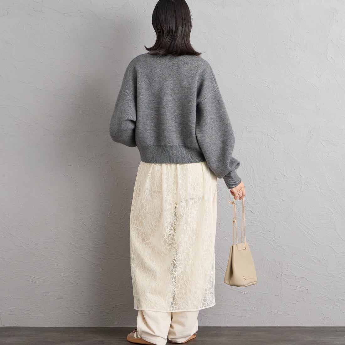 nenom [ネノム] ワンポイントロゴ刺繍 Wフェイスニットプルオーバー [NE26331012] 08 CHARCOA &&モデル身長：162cm 着用サイズ：F&&