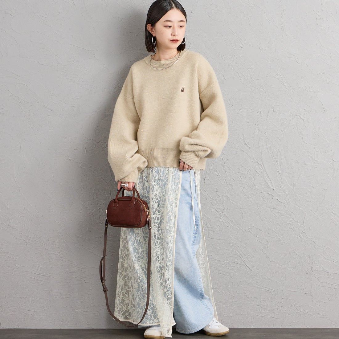 nenom [ネノム] ワンポイントロゴ刺繍 Wフェイスニットプルオーバー [NE26331012] 22 BEIGE &&モデル身長：150cm 着用サイズ：F&&