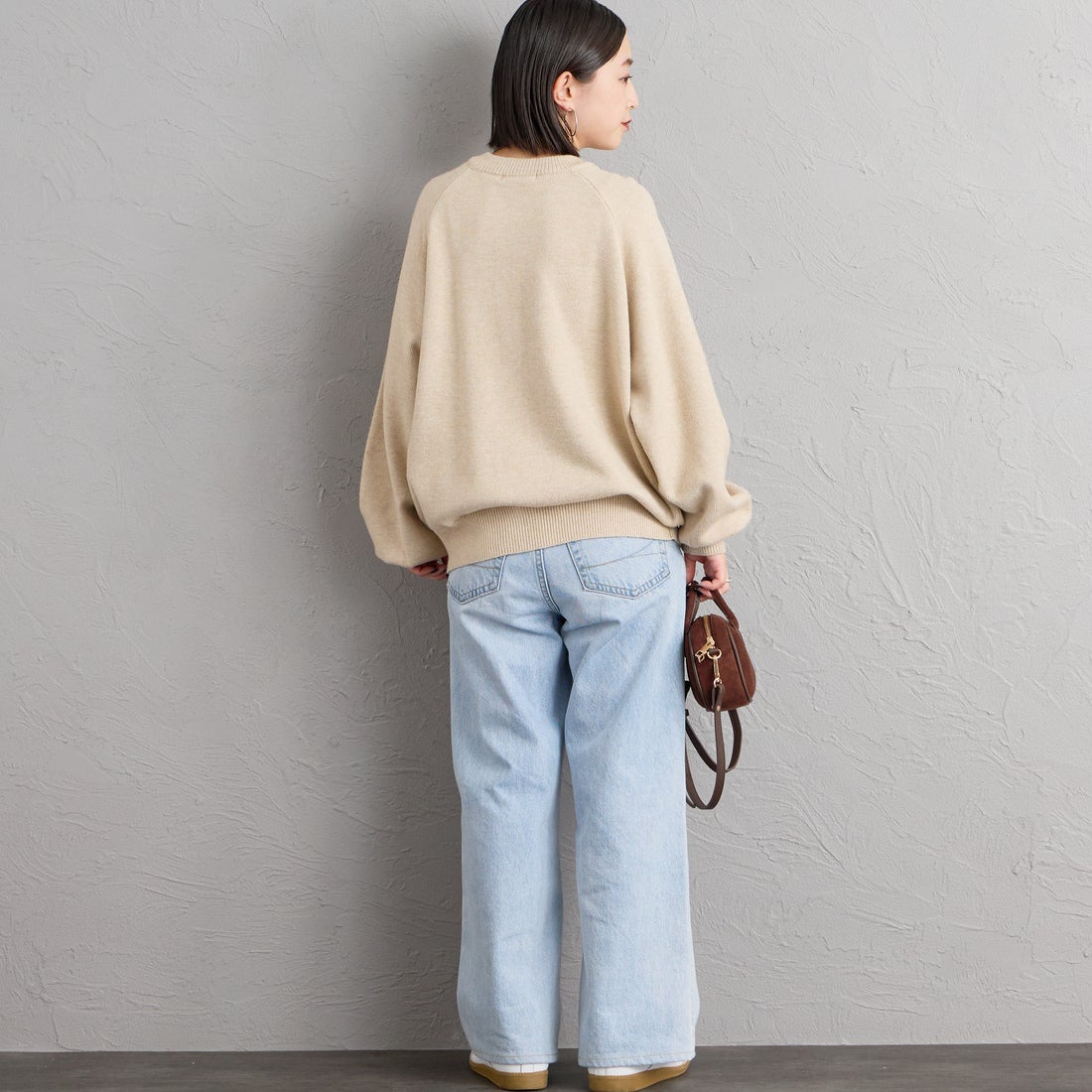 nenom [ネノム] ヘンリーネック スウェットライクニット [NE26331011] 22 BEIGE &&モデル身長：150cm 着用サイズ：F&&
