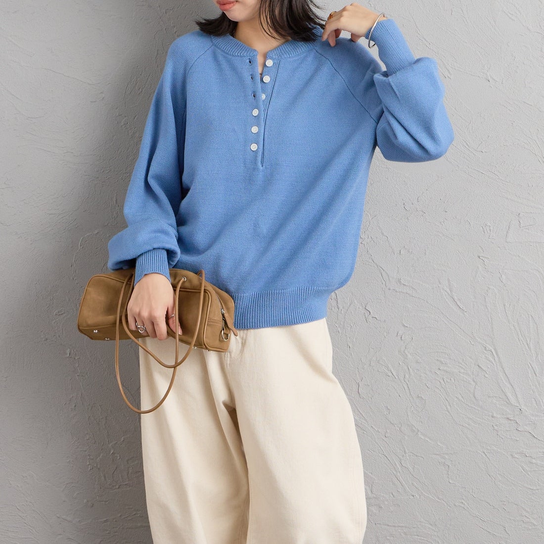 nenom [ネノム] ヘンリーネック スウェットライクニット [NE26331011] 10 L.BLUE &&モデル身長：162cm 着用サイズ：F&&