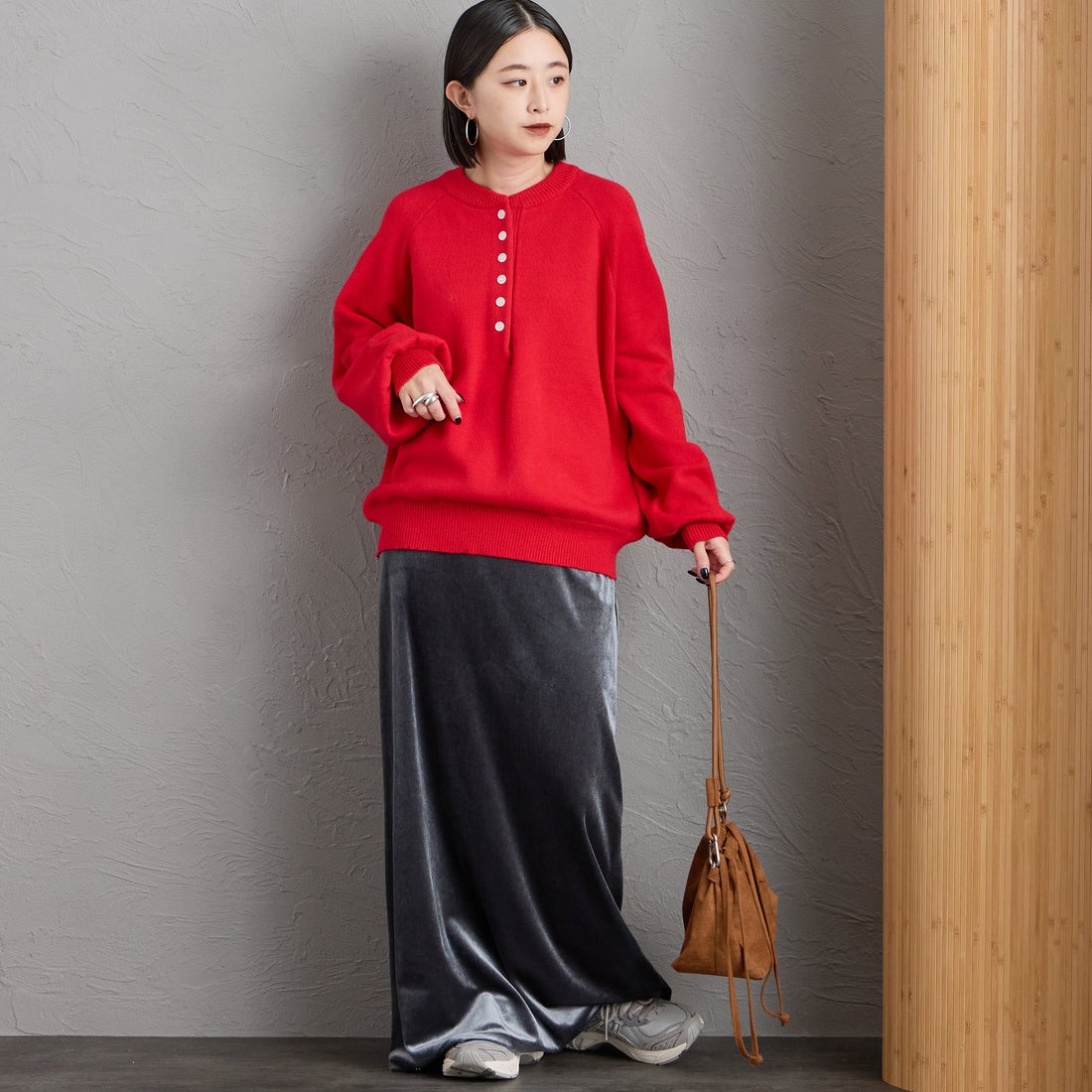 nenom [ネノム] ヘンリーネック スウェットライクニット [NE26331011] 46 RED &&モデル身長：150cm 着用サイズ：F&&