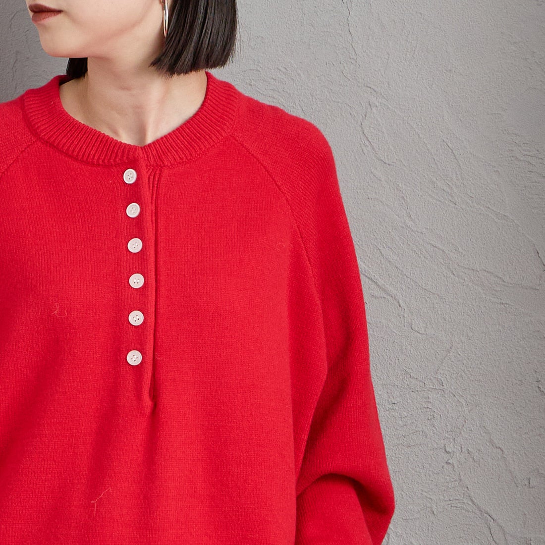 nenom [ネノム] ヘンリーネック スウェットライクニット [NE26331011] 46 RED &&モデル身長：150cm 着用サイズ：F&&