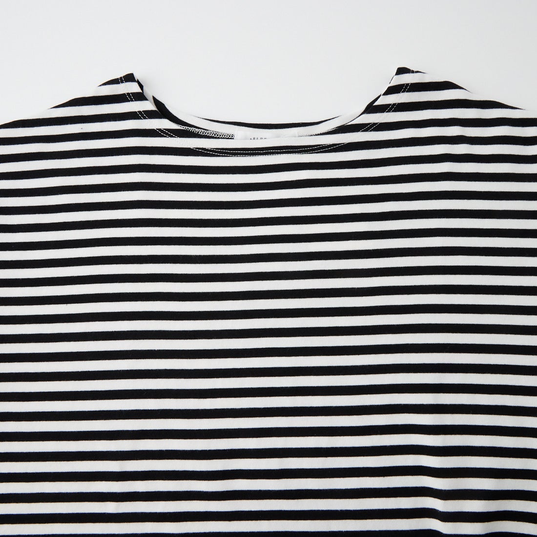 +81 BRANCA [ハチイチブランカ] ヘムレース ボーダーロングスリーブTシャツ [81B-26AW-CS05] BLACK
