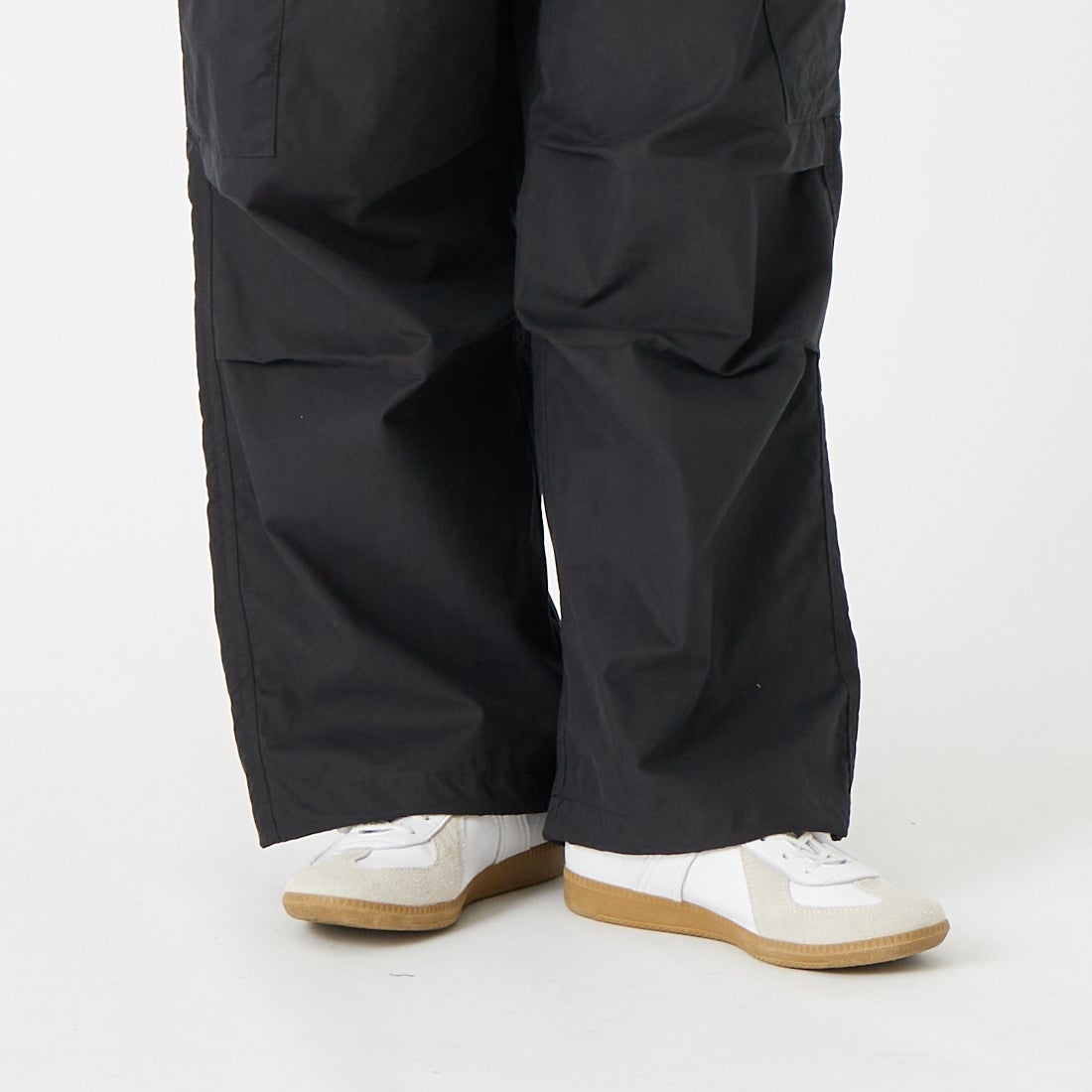 Noir Fabrik [ヌワールファブリック] パラシュートパンツ [IN41-PT-6] BLACK &&モデル身長：162cm 着用サイズ：XS&&
