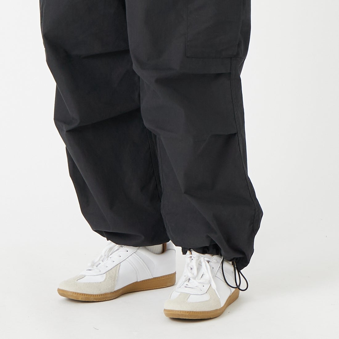 Noir Fabrik [ヌワールファブリック] パラシュートパンツ [IN41-PT-6] BLACK &&モデル身長：162cm 着用サイズ：XS&&