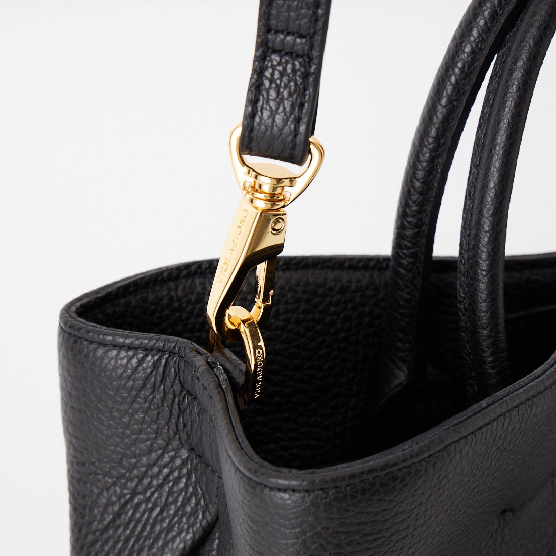 VIOLAd'ORO [ヴィオラドーロ] TRERO レザーハンドバッグ [V-1647] BLACK