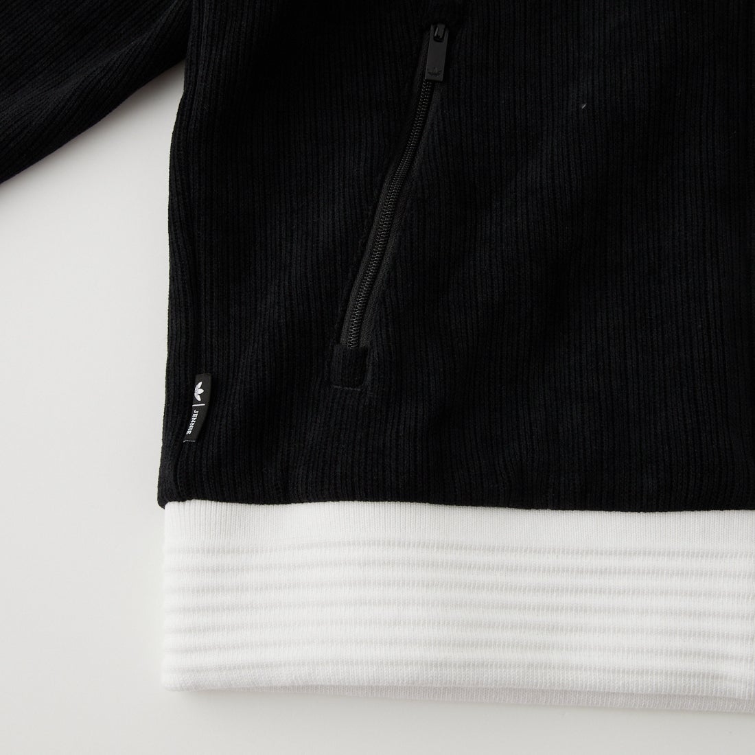 adidas Originals [アディダス オリジナルス] JENNIEコラボ トラックトップ [CC800] LD8924